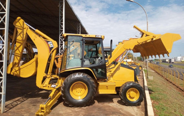 Descubra máquinas pesadas em São Paulo: soluções ideais para construção, mineração e indústria. Encontre equipamentos robustos e de alta performance para aumentar a produtividade e eficiência dos seus projetos na região.