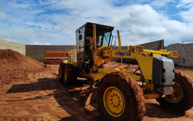 Saiba como as motoniveladoras disponíveis na Trac-Vel podem melhorar o desempenho de suas obras em Bauru. Descubra as vantagens dessa máquina essencial para nivelar terrenos e garantir a qualidade em projetos de construção e pavimentação.