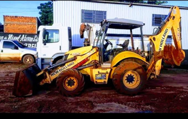 A retroescavadeira transforma desafios em facilidade, escavando o passado e construindo o futuro com eficiência. Domine cada terreno e construa com confiança usando essa máquina multifuncional.