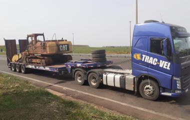 Garanta o transporte de suas máquinas pesadas em Pederneiras com a Trac-Vel. Oferecemos locação de máquinas pesadas em Pederneiras e região. Conte com uma equipe qualificada para planejar e executar o transporte de máquinas pesadas.
