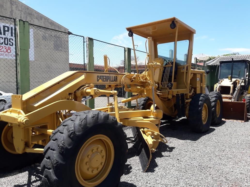 A motoniveladora nivela terrenos, esculpindo estradas e plataformas com precisão artística. Domine o caminho da perfeição com essa máquina que transforma desafios em superfícies impecáveis.




