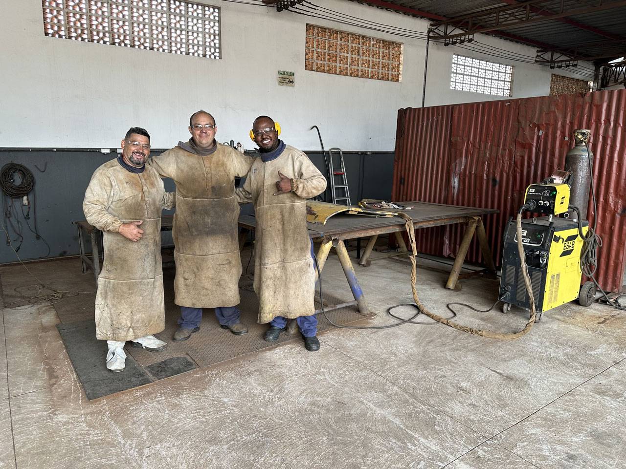 Trac-vel Linha Amarela