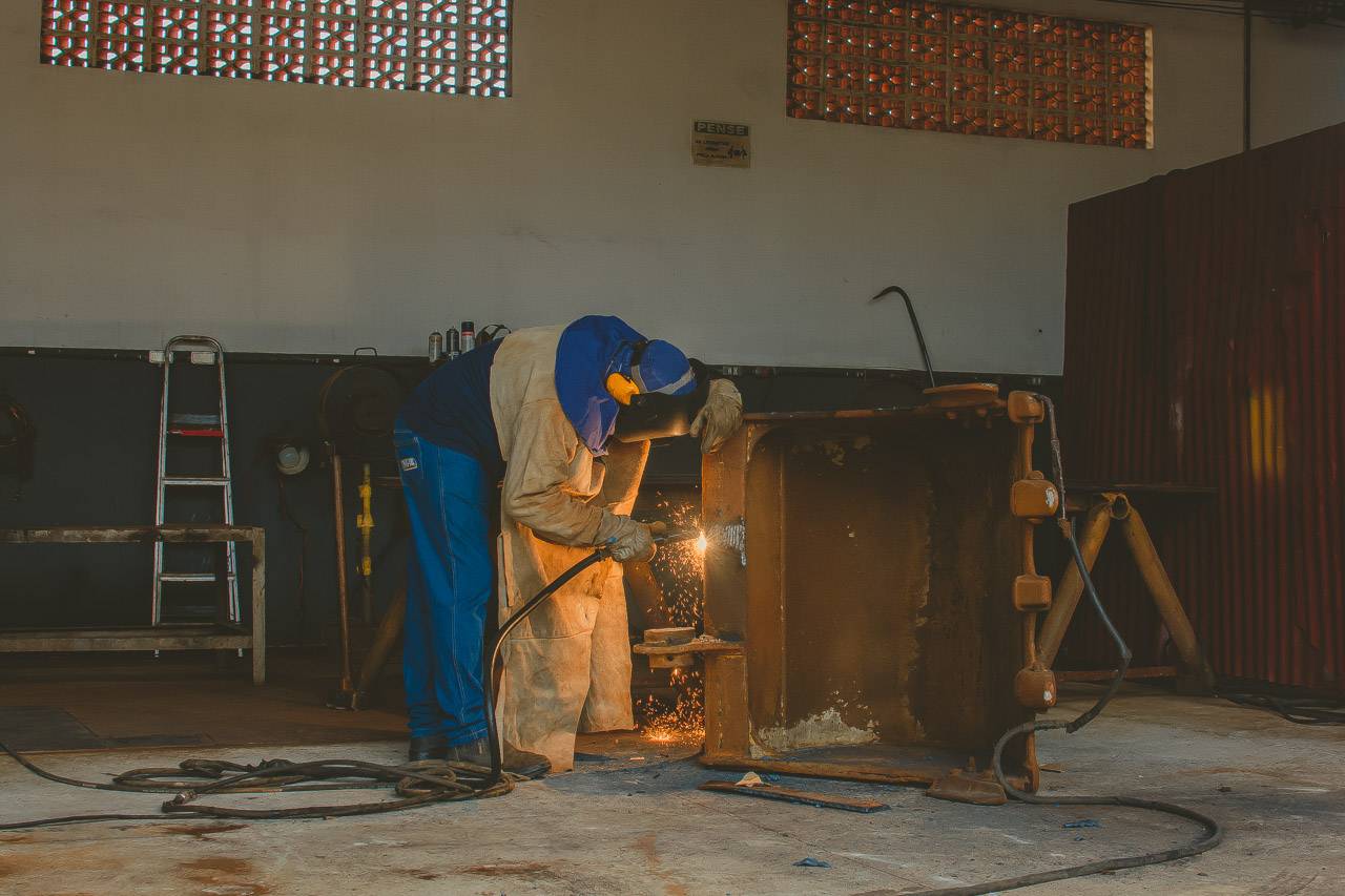 Trac-vel Linha Amarela